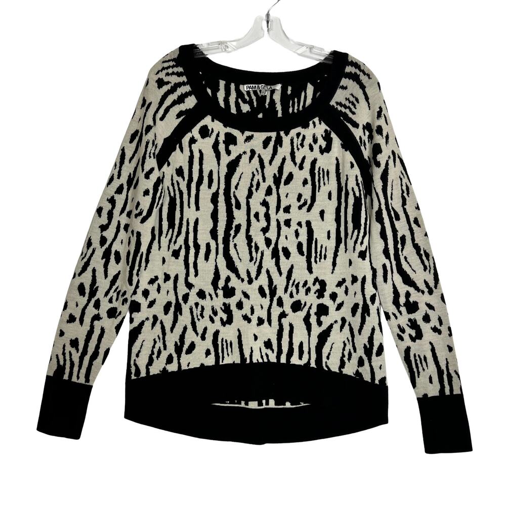Pam & Gela Long Sleeve Animal Print 100% Wool Pullover Sweater Cream Black Women